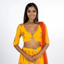 Load image into Gallery viewer, Aarushi Blouse
